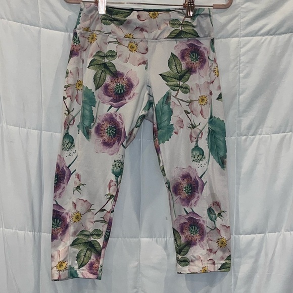 LuLaRoe Women’s Lilac Jade Cropped Athletic Floral Leggings Size Small - Picture 1 of 15